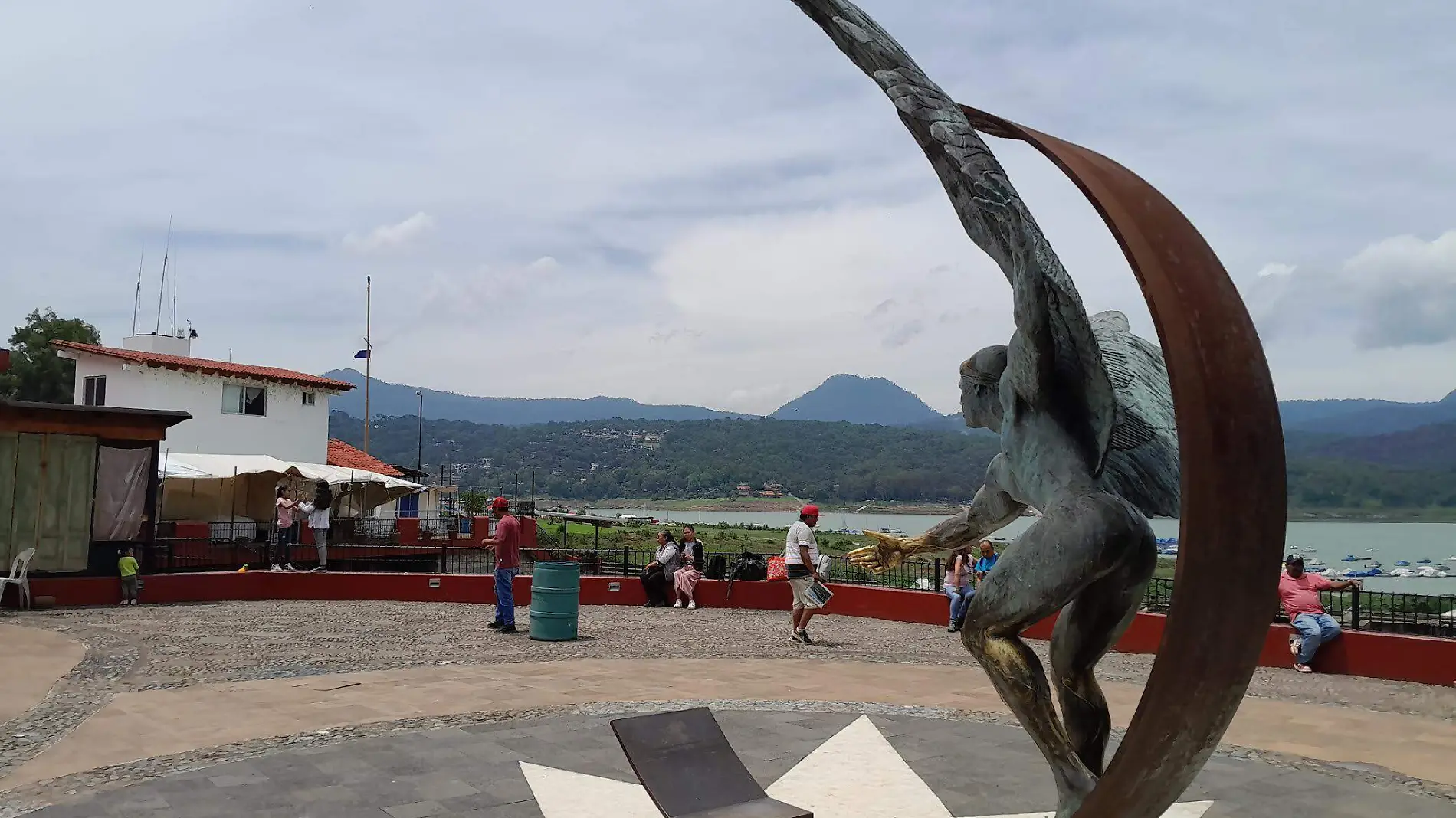 vista de la presa de valle de bravo